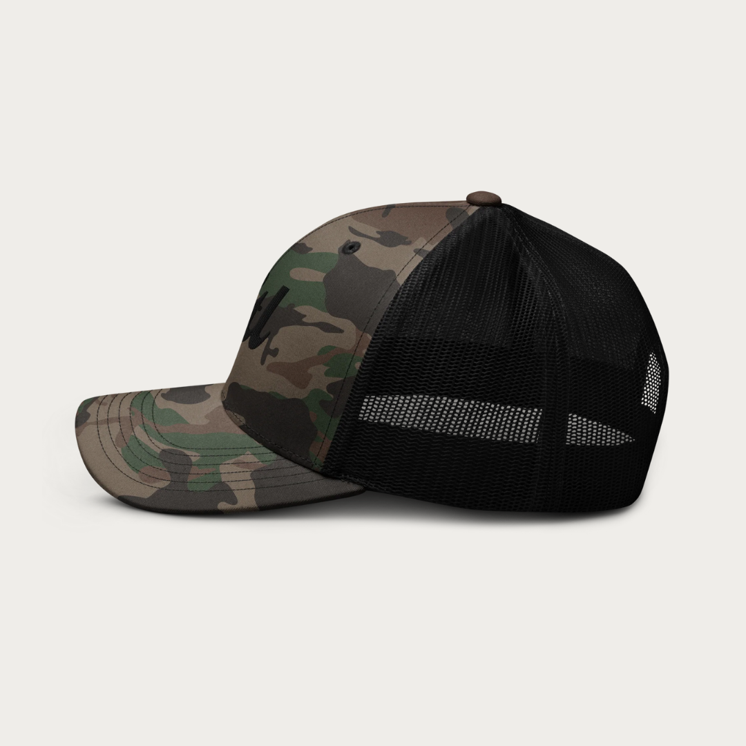 Camouflage STL sloop trucker hat